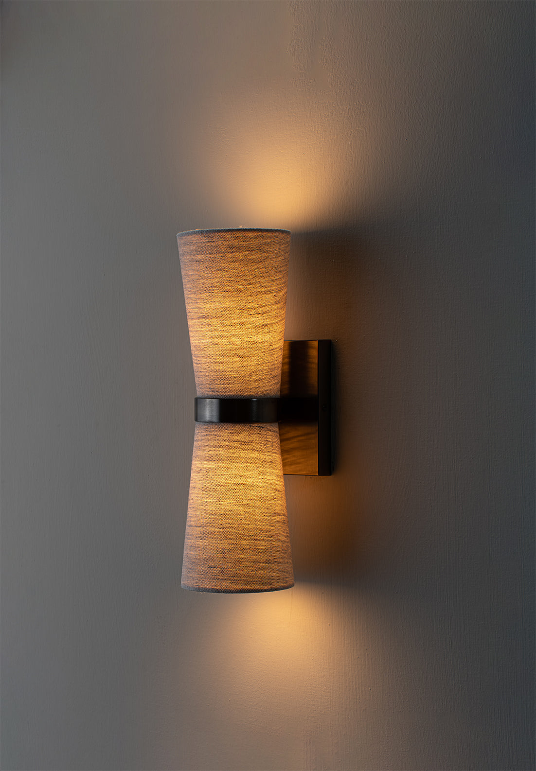 Porta Romana I Lilburn Wall Light Large