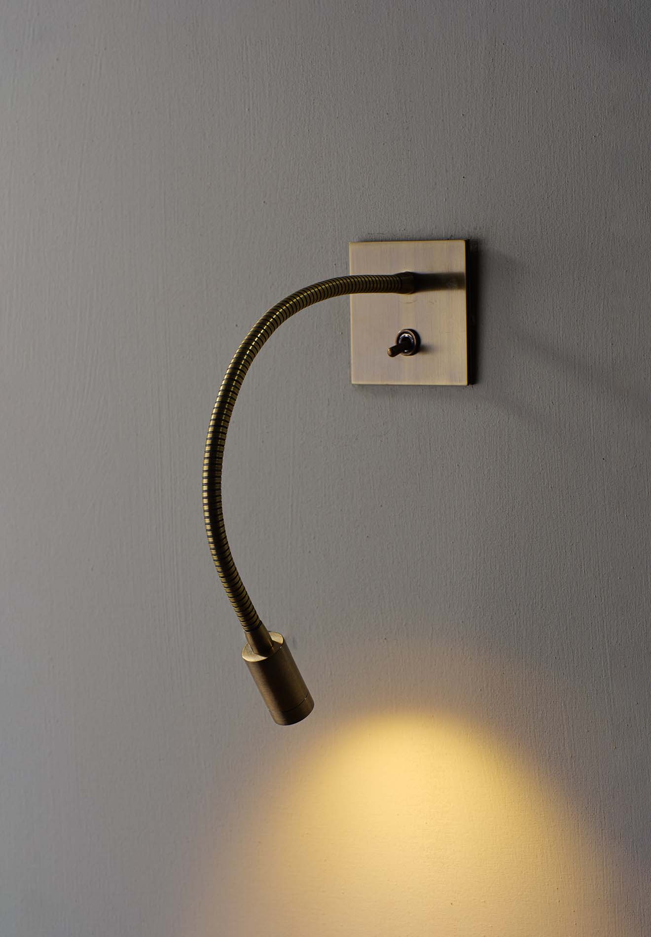 Porta Romana I Jordan Wall Light Large