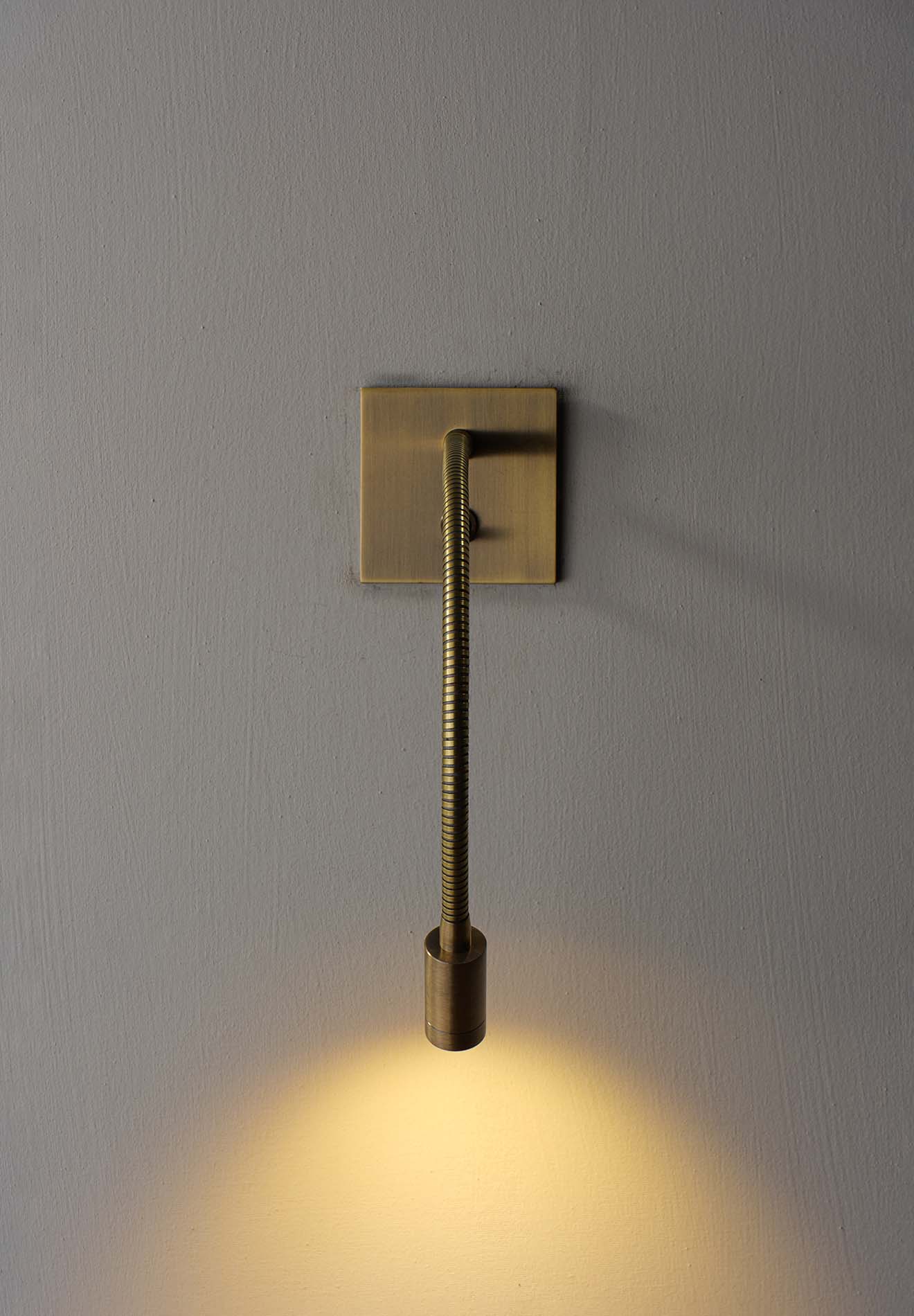 Porta Romana I Jordan Wall Light Large