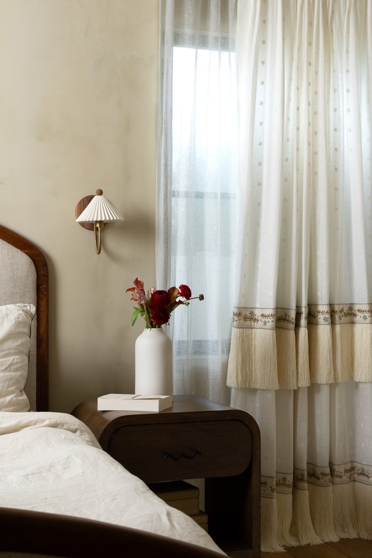Samuel and Sons Amandari Beaded Border — scenography