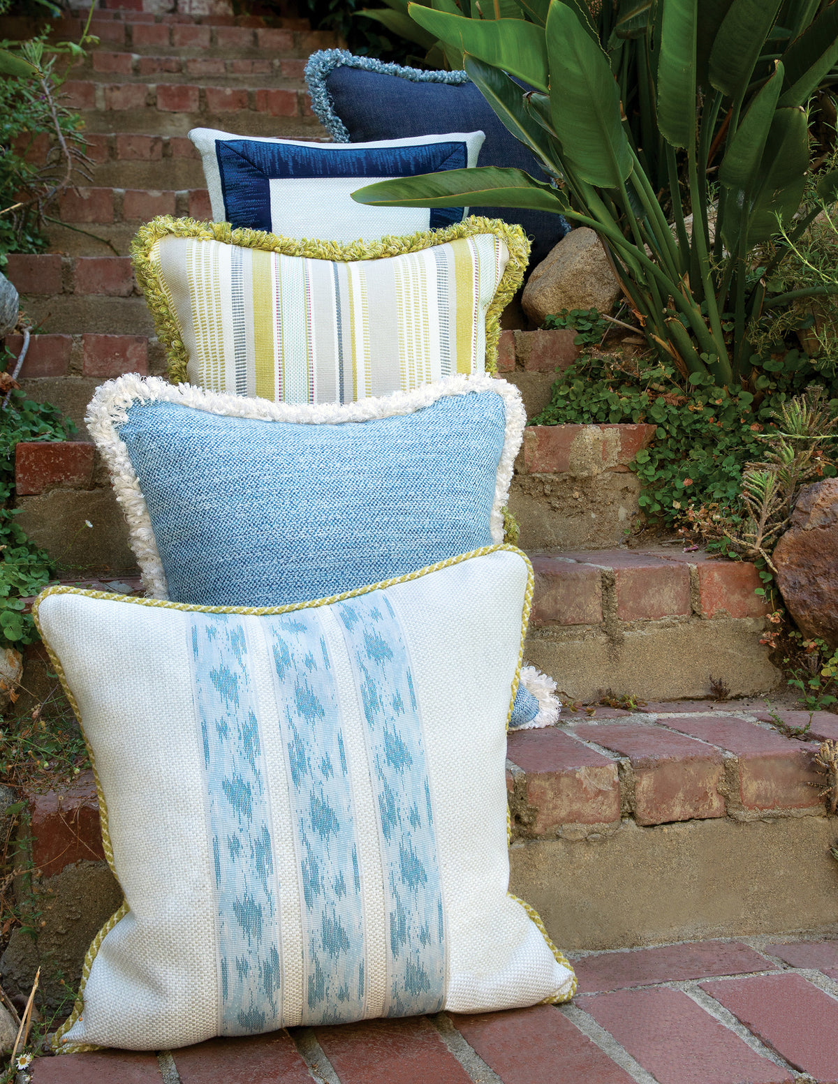Samuel and Sons Terrace Chenille Loop Fringe — scenography