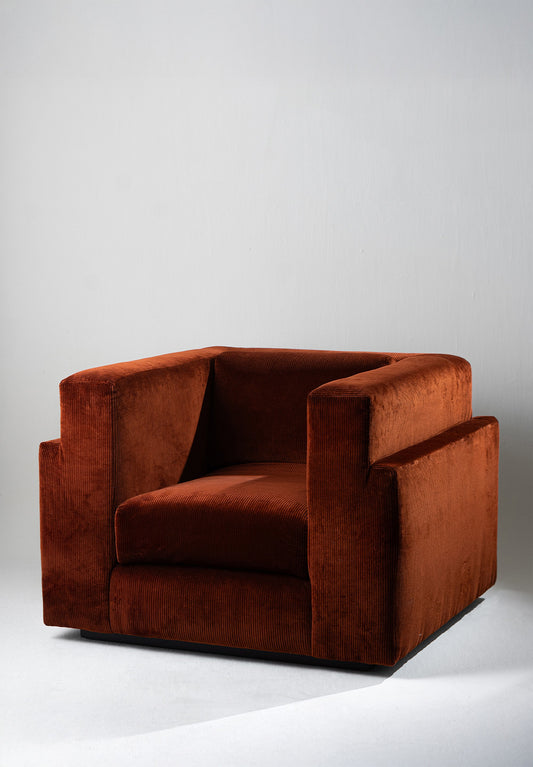 Porta Romana I William Armchair