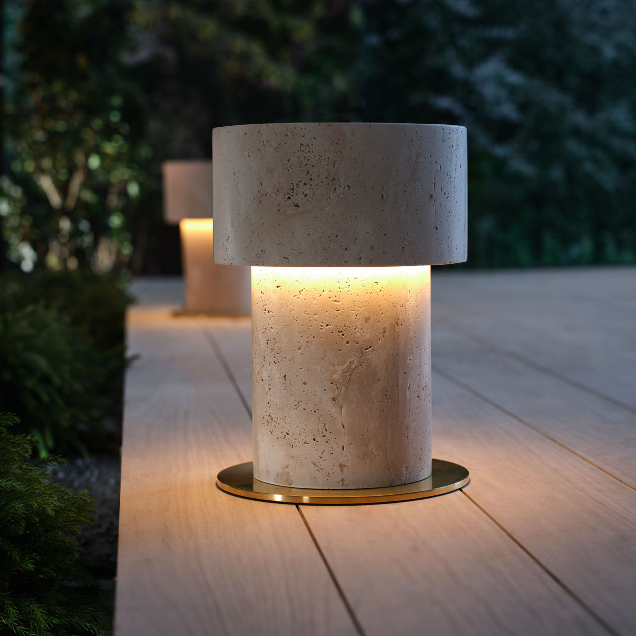 Visual Comfort | Rayul Path & Area Light