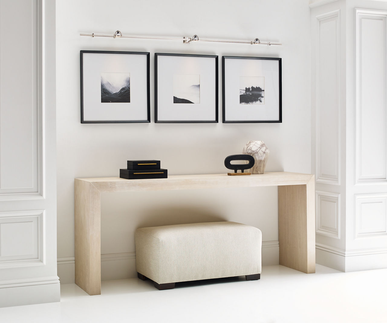Visual Comfort | Sean Lavin | Wall MonoRail