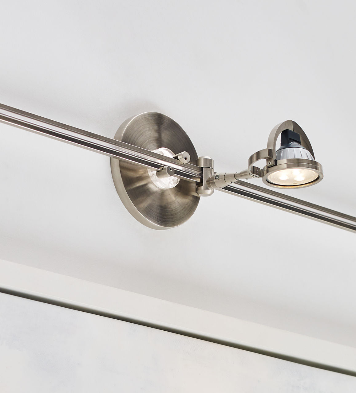 Visual Comfort | Sean Lavin | Wall MonoRail