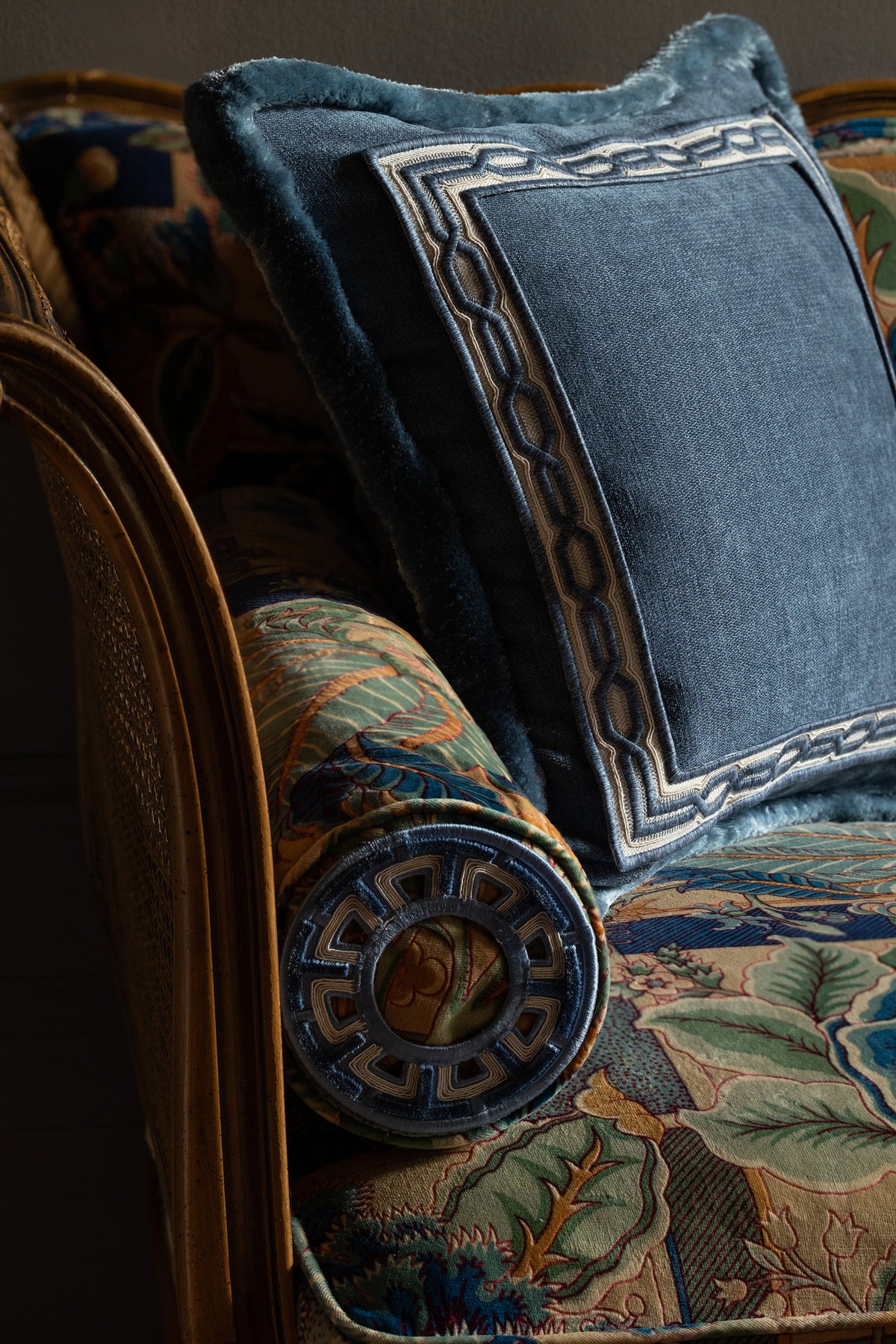 Samuel and Sons Heliara Velvet Rosette — scenography