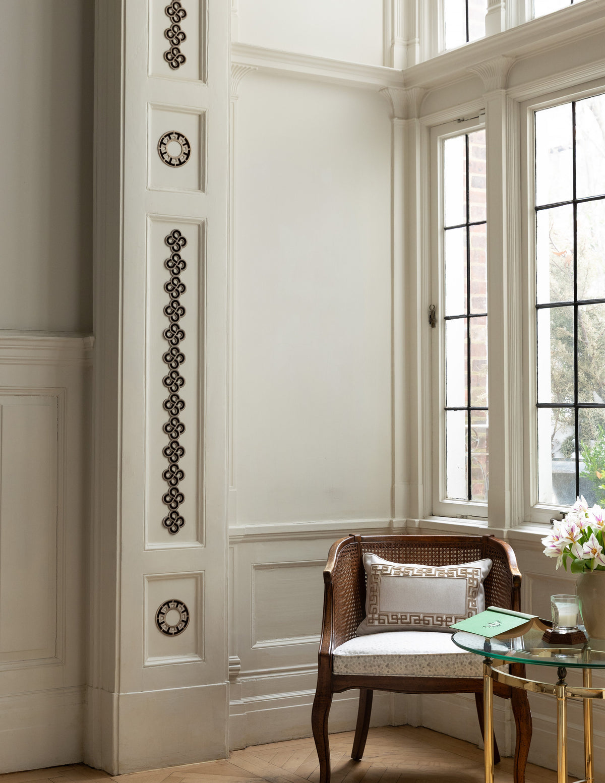 Samuel and Sons Heliara Velvet Rosette — scenography