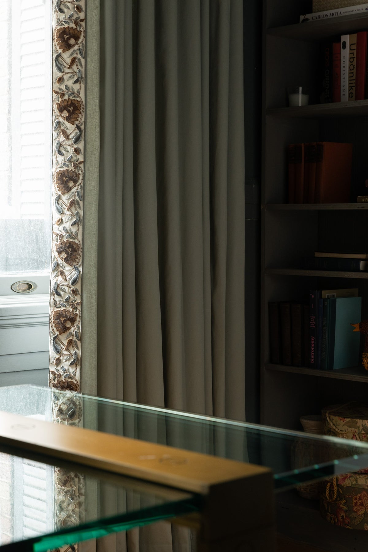 Samuel and Sons Seraphina Velvet Border — scenography