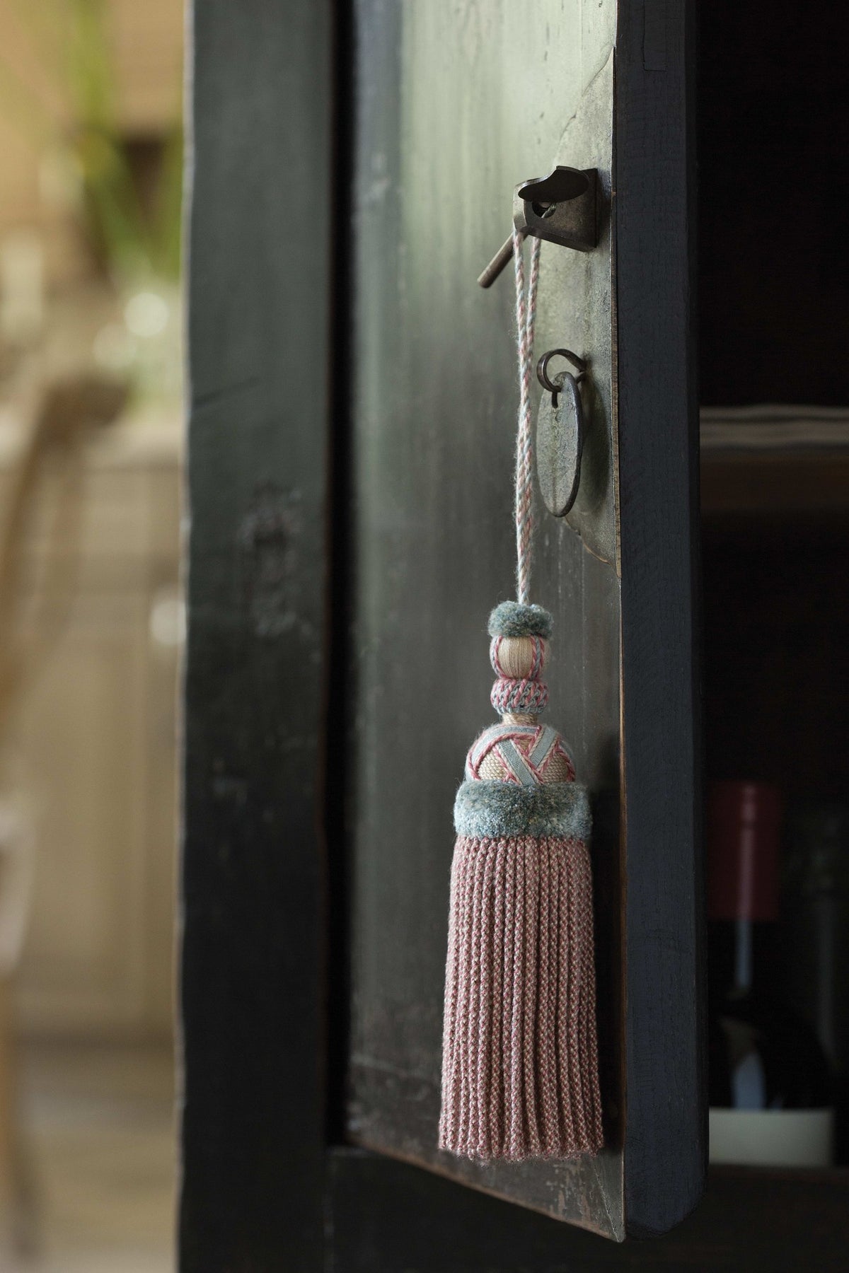Samuel and Sons Veronique Key Tassel — scenography