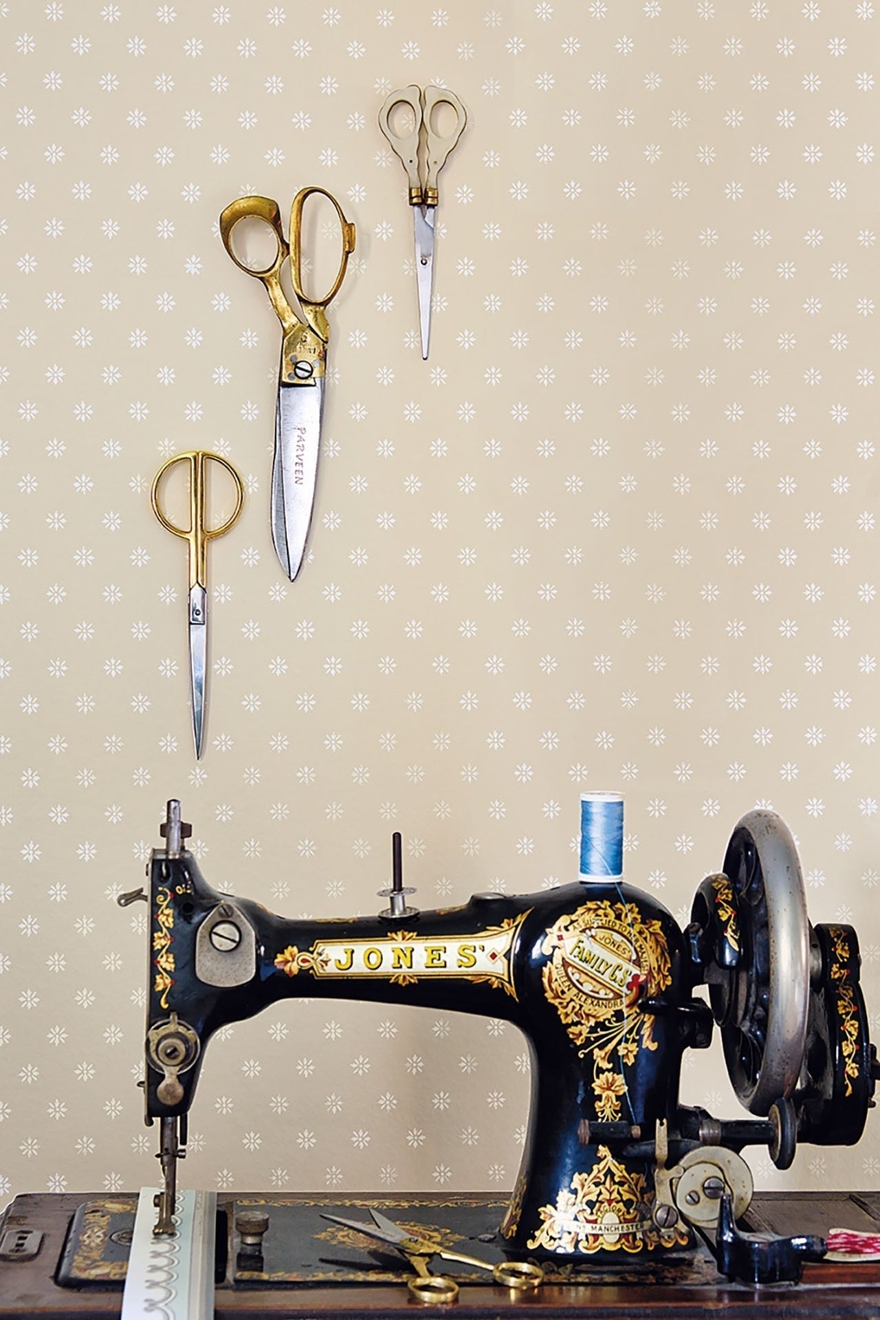 Cole & Son Victorian Star - interior