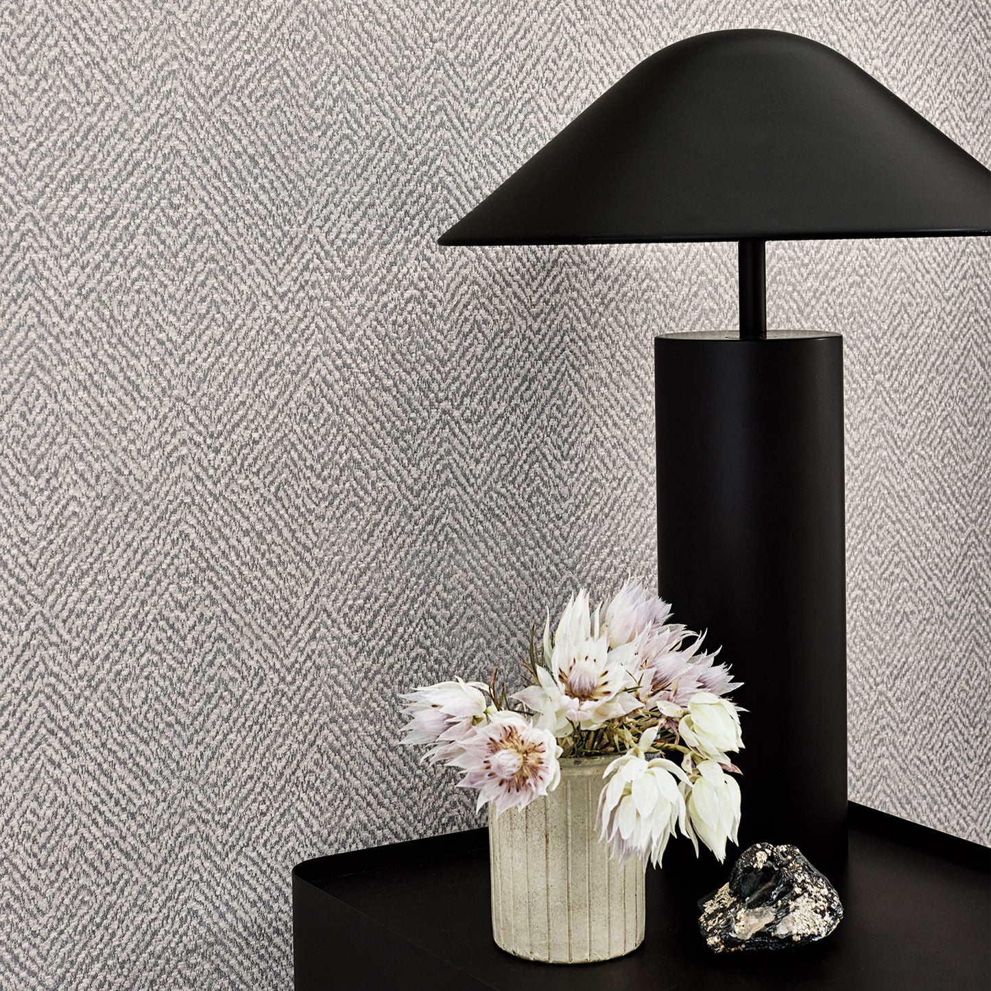 Pierre Frey Romo | Kali Wallcovering – Glacier — scenography