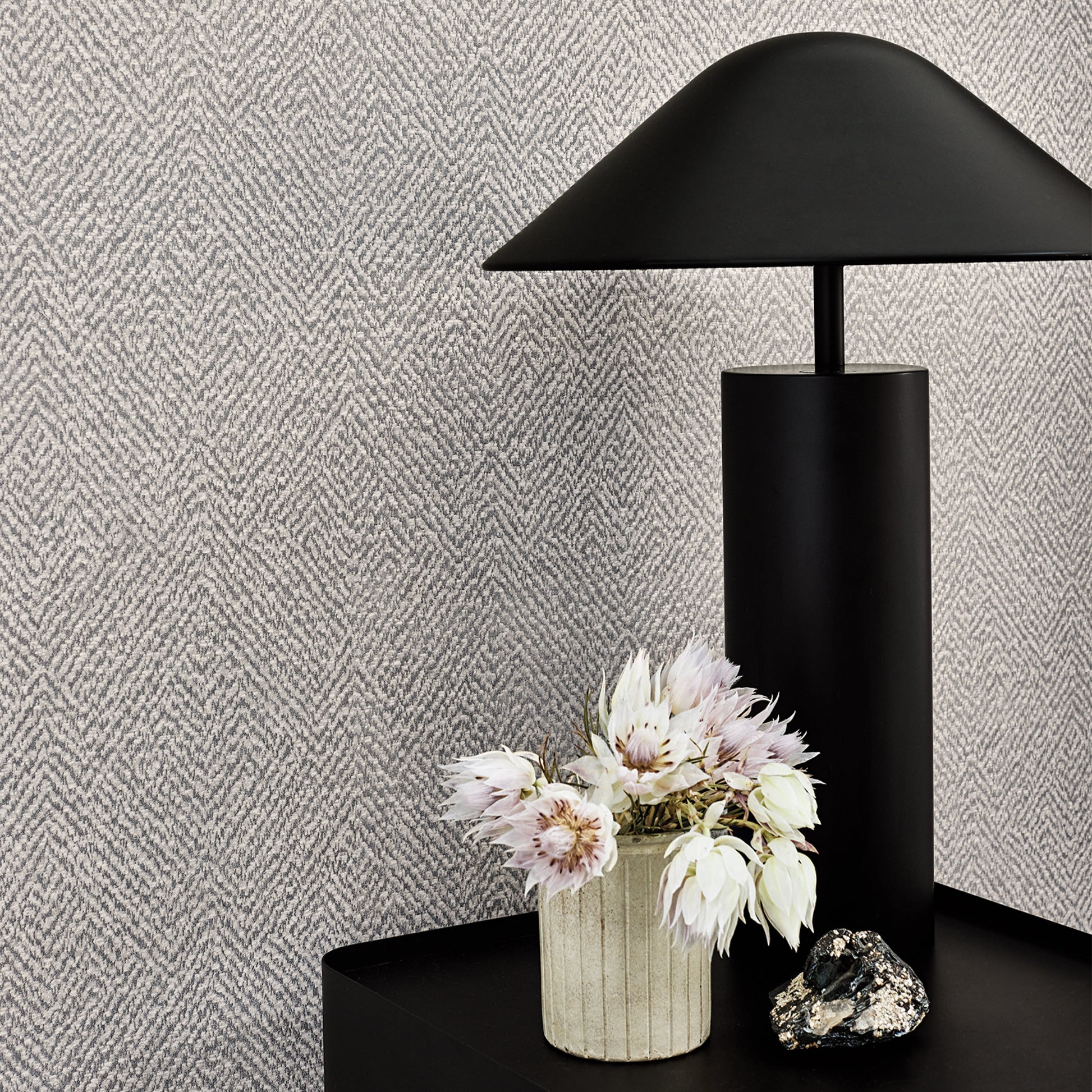 Pierre Frey Romo | Kali Wallcovering – Glacier — scenography