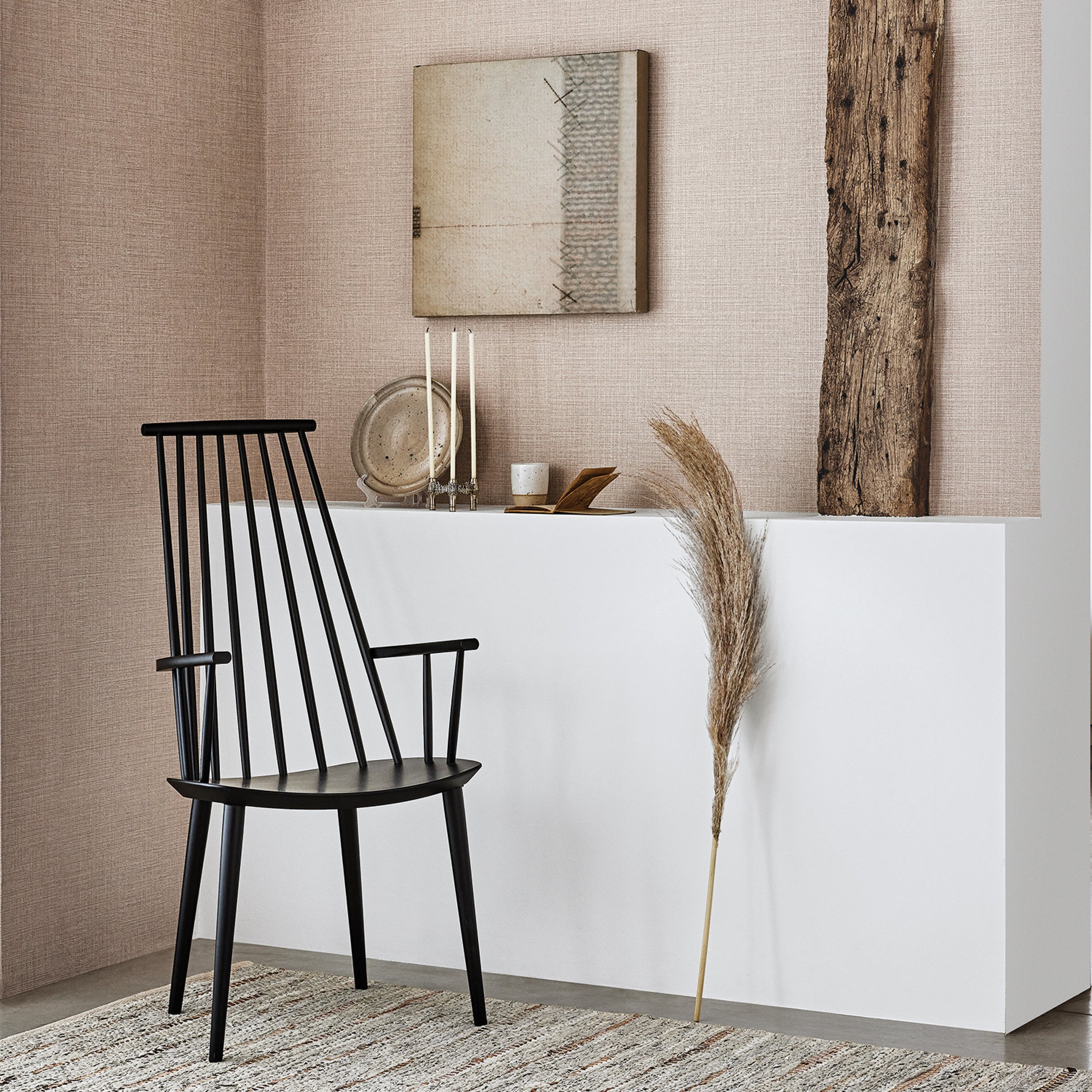 Pierre Frey Romo | Inez Wallcovering – Rose — scenography