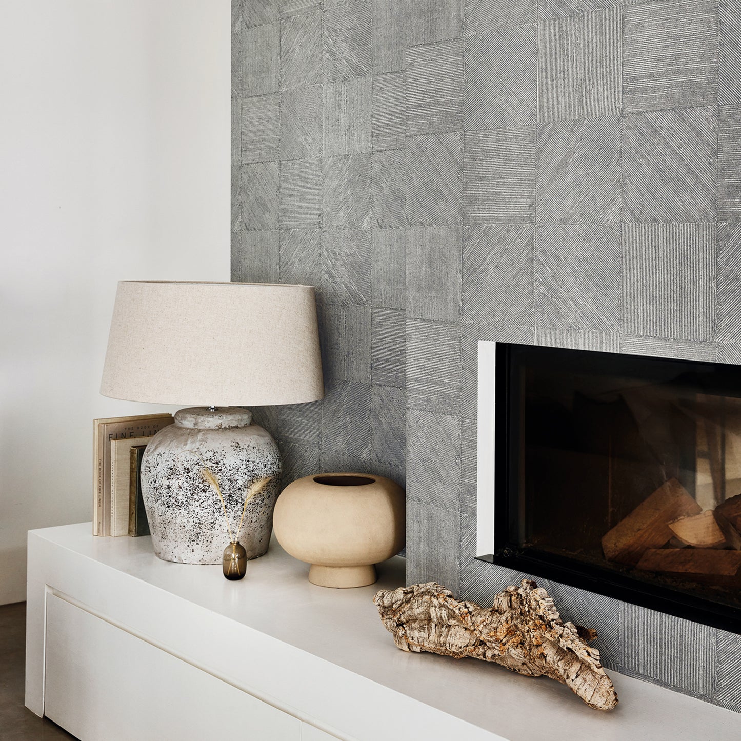 Pierre Frey Romo | Nula Wallcovering – Smoke — scenography