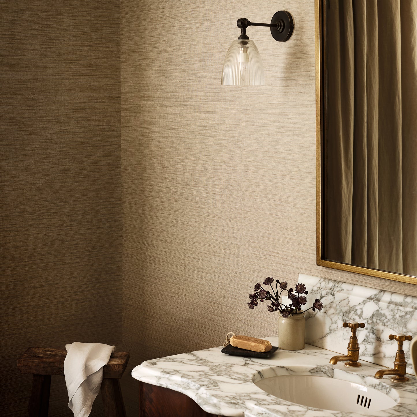 Pierre Frey Romo | Ciro Abaca Embossed Wallcovering – Oat — scenography