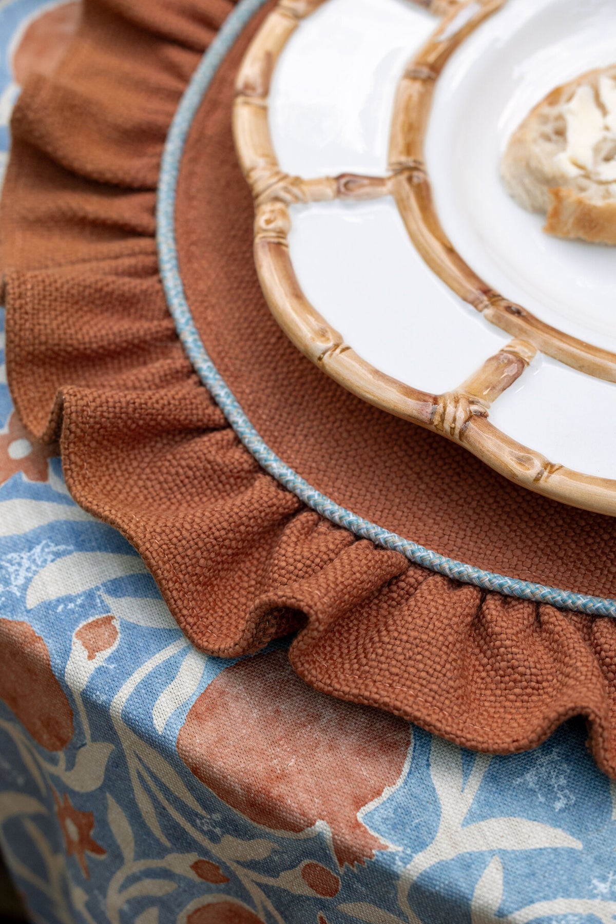 Samuel and Sons Westport Braided Cord with Tape — scenography