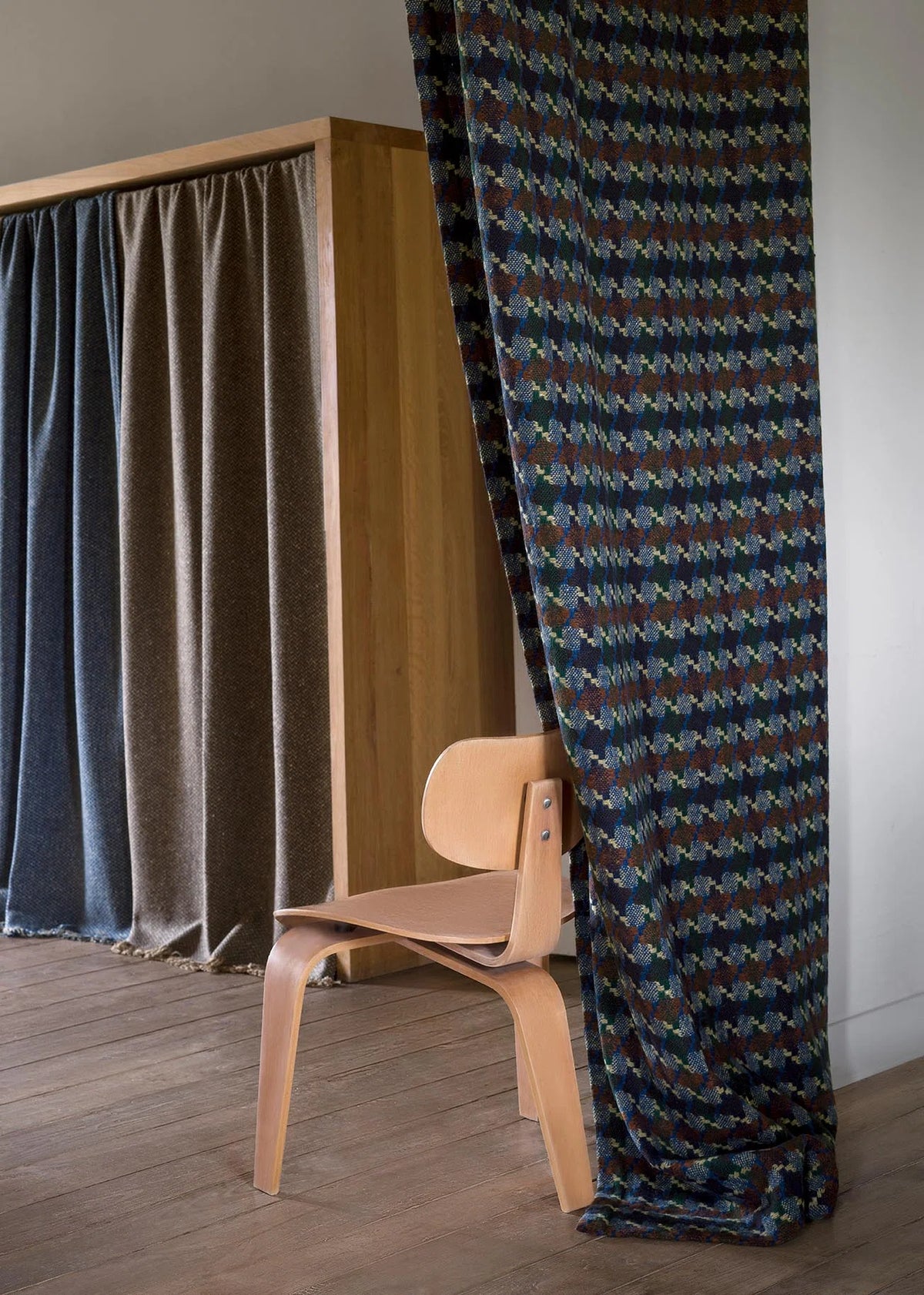 Pierre Frey Tyrone — scenography