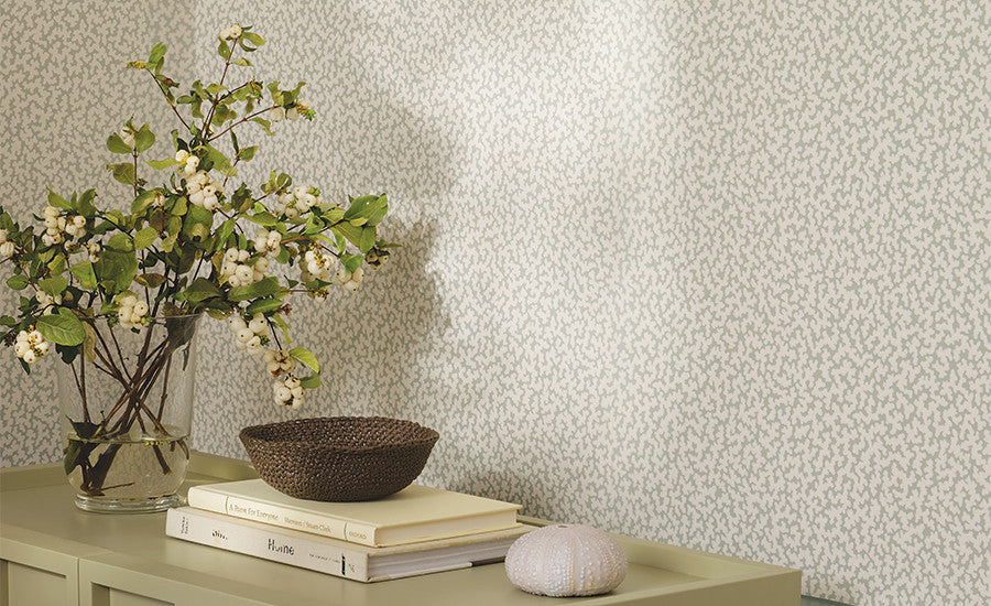 Pierre Frey Romo | Remi Wallcovering – Oat — scenography