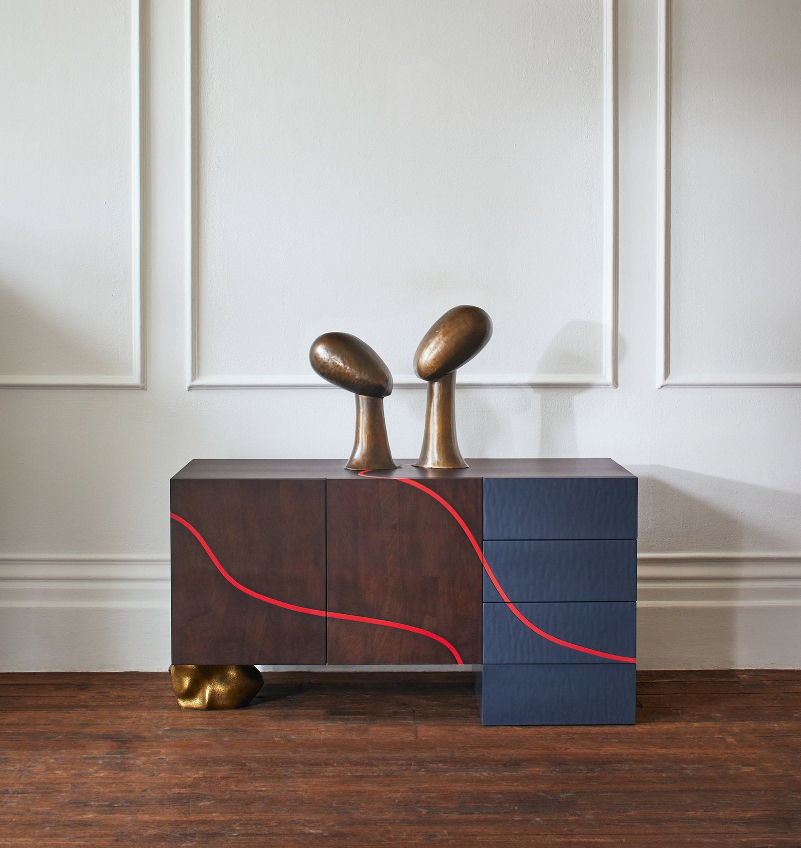 Kingly Cabinet