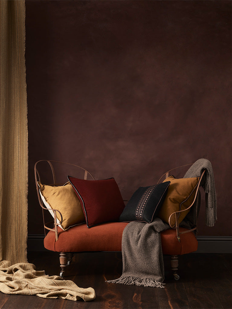 de Le Cuona | Merino Velvet Cushion with Leather Trim – Maple