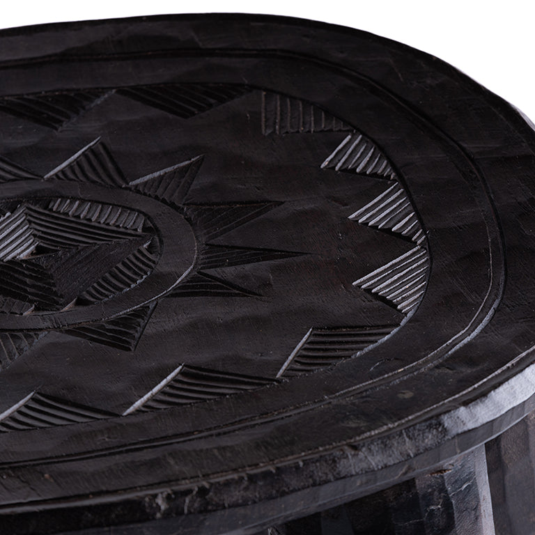 de Le Cuona | African Engraved Table XL No. 17 – Dark Brown