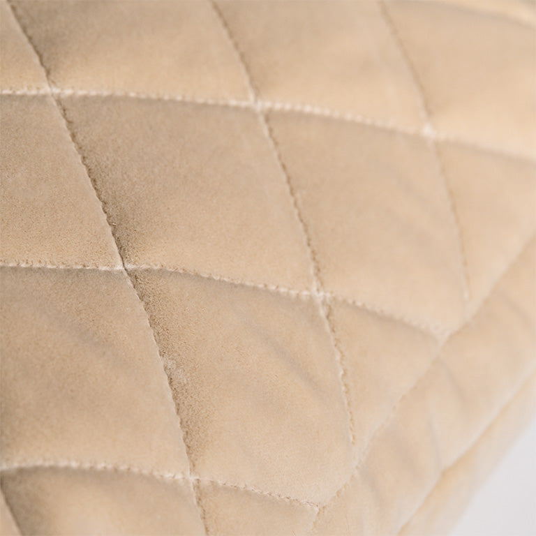 de Le Cuona Banquet Quilted Cushion