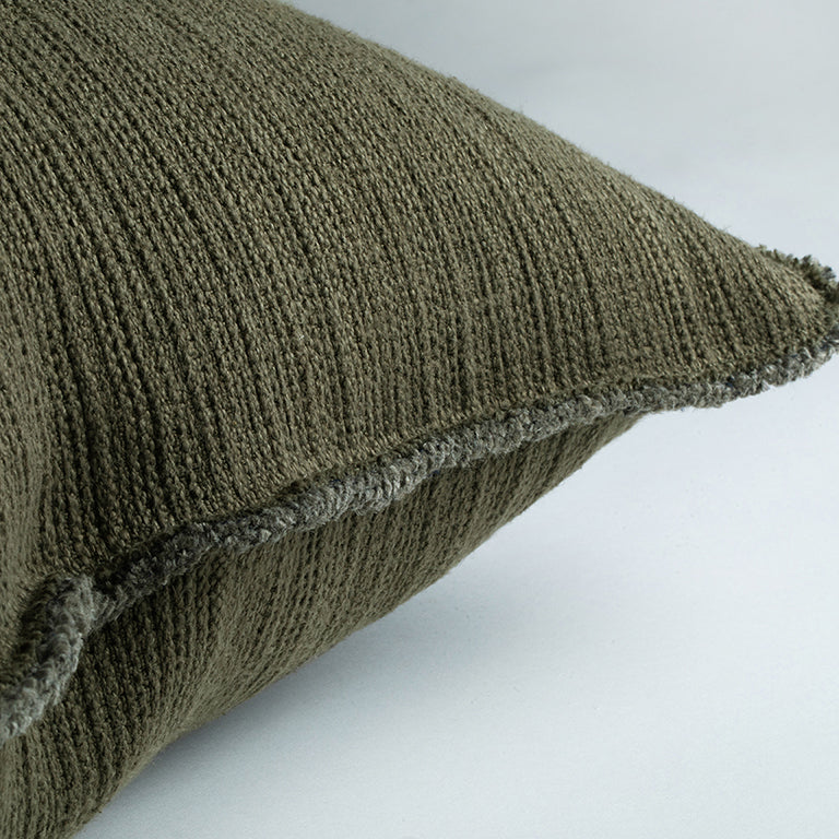 de Le Cuona | Bison Cushion with Fringe Detail – Wilderness
