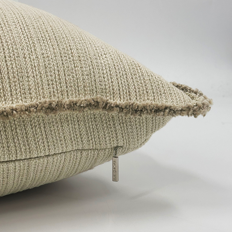 de Le Cuona | Bison Cushion with Fringe Detail – Bone