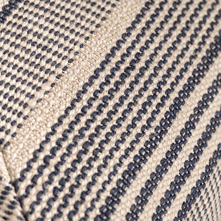 de Le Cuona Cabana Stripe Panel Cushion