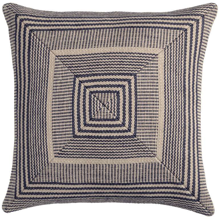 de Le Cuona Cabana Stripe Panel Cushion