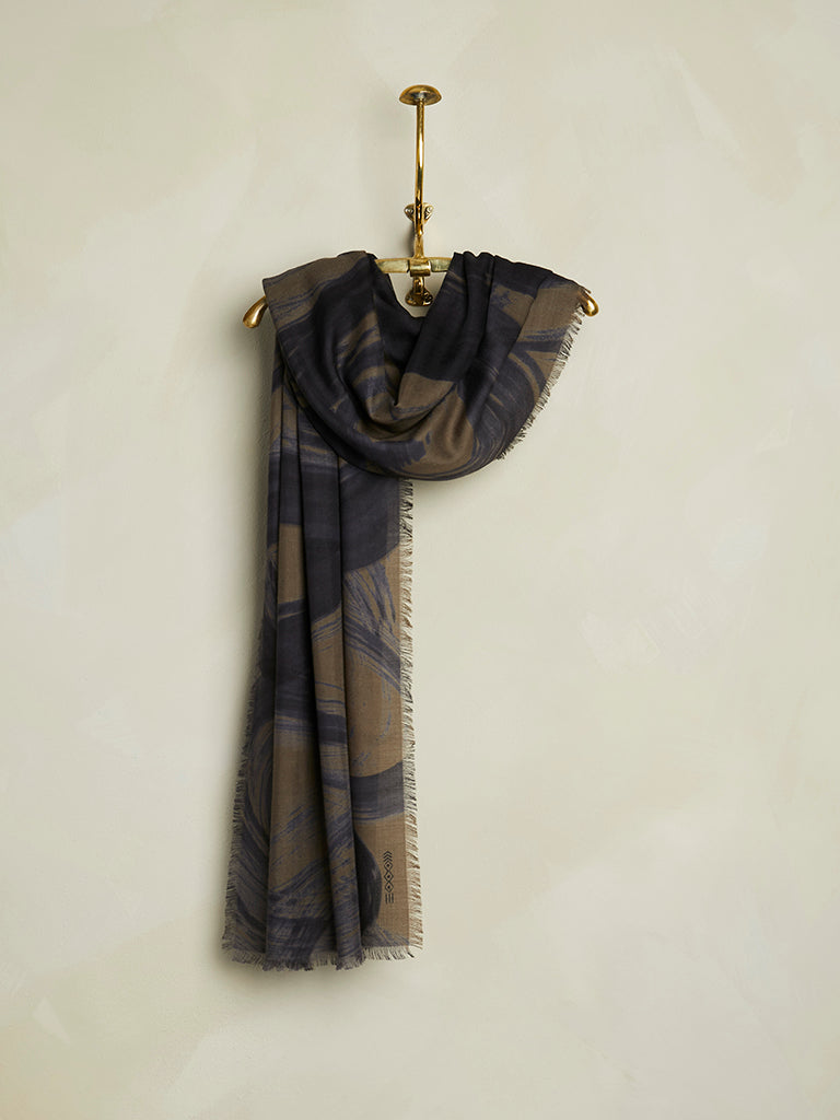 de Le Cuona | Calligraphy Cashmere Scarf – Ink