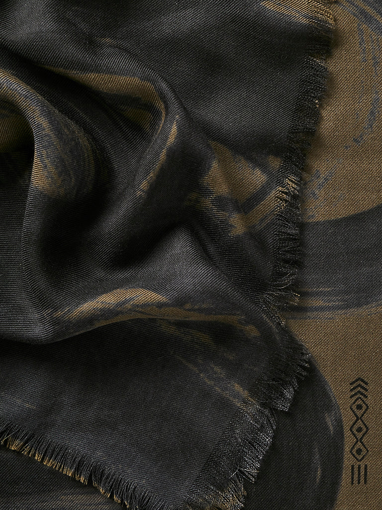 de Le Cuona | Calligraphy Cashmere Scarf – Ink
