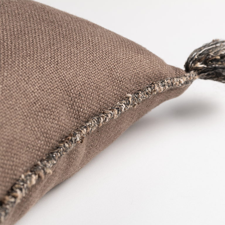 de Le Cuona | Cape Cushion with Braided Cord Trim – Taupe