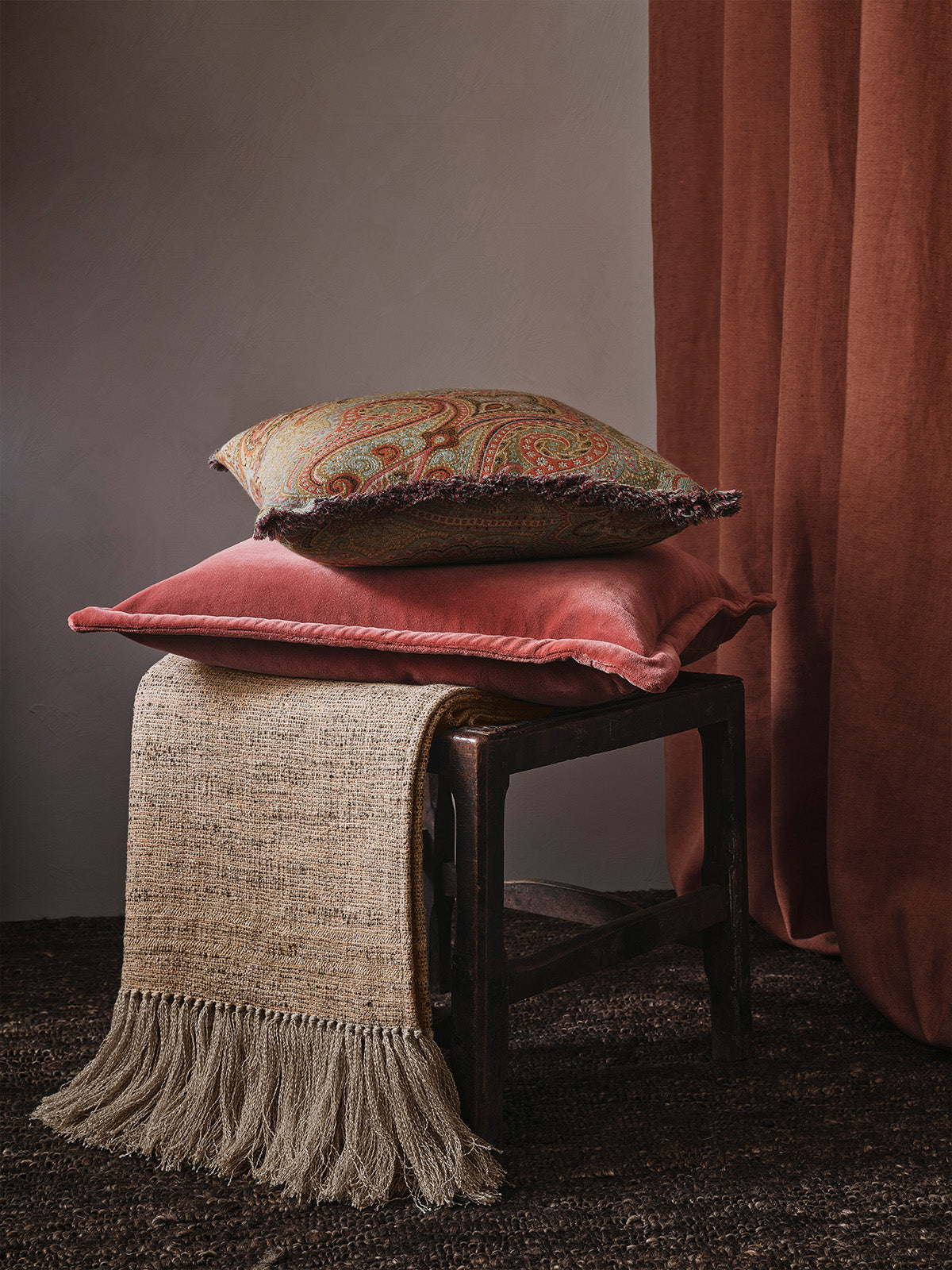 de Le Cuona | Vienna Sofa Cushion – Flamenco