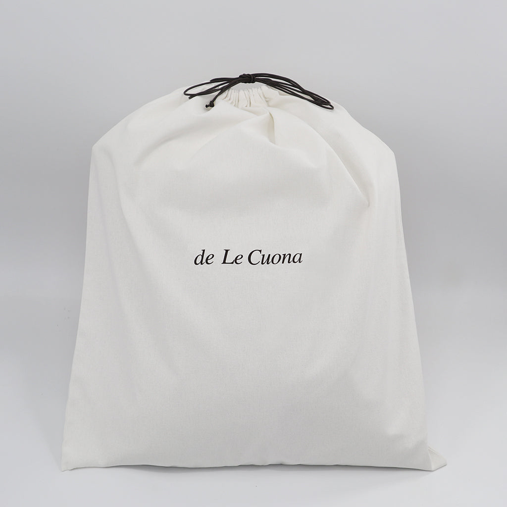 de Le Cuona | Tundra Wool Cushion with Suede Trim – Walnut