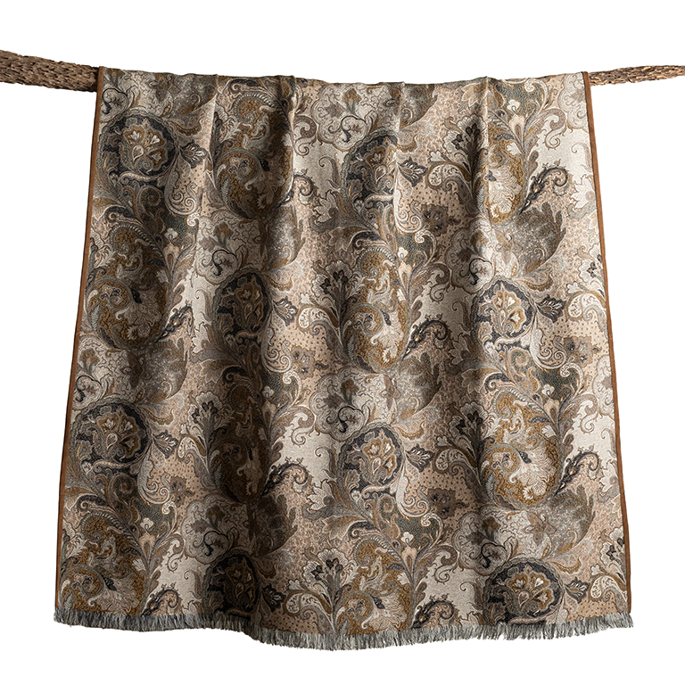 de Le Cuona | Elizabeth Throw with Fringe & Suede Edge – Partridge