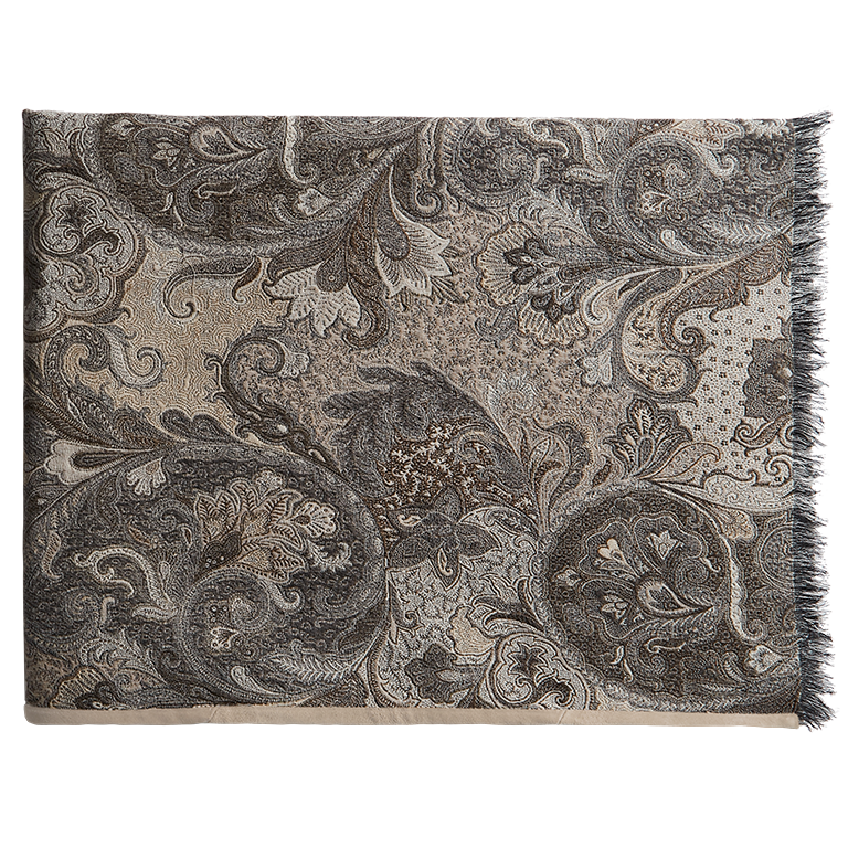 de Le Cuona | Elizabeth Throw with Fringe & Suede Edge – Cygnet