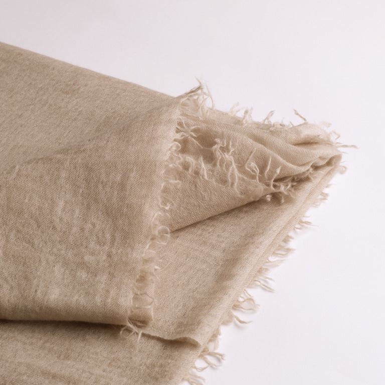 de Le Cuona | Felted Cashmere Shawl – Pebble