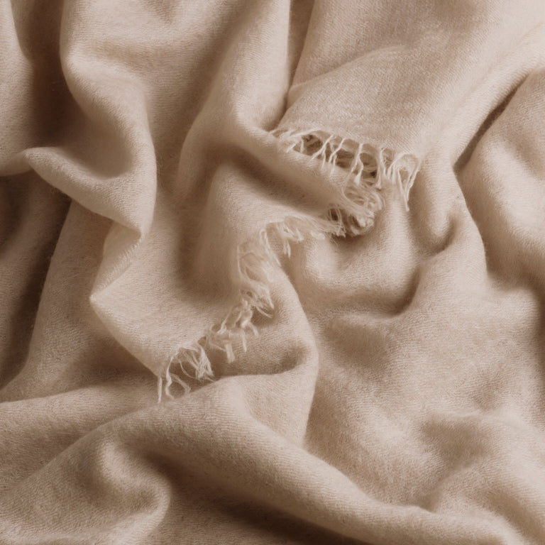de Le Cuona | Felted Cashmere Shawl – Pebble