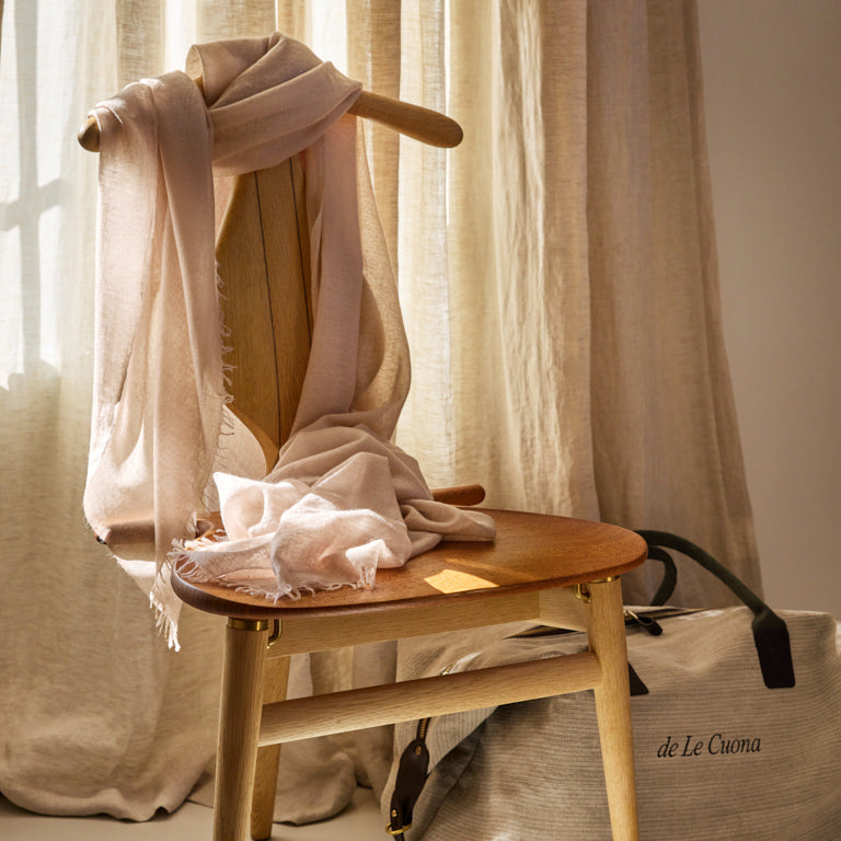 de Le Cuona | Felted Cashmere Shawl – Petal
