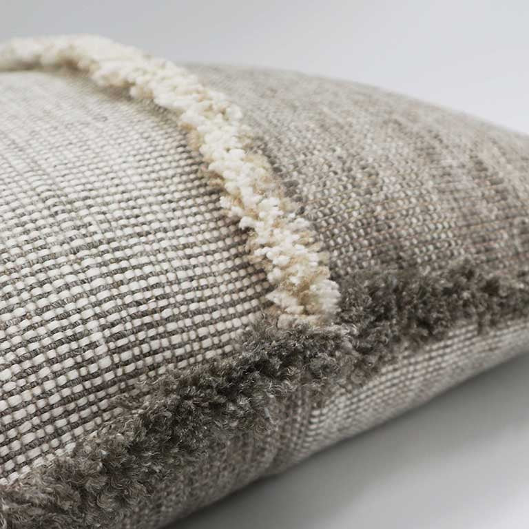 de Le Cuona | Forage Cloth Cushion with Fringing – Gull