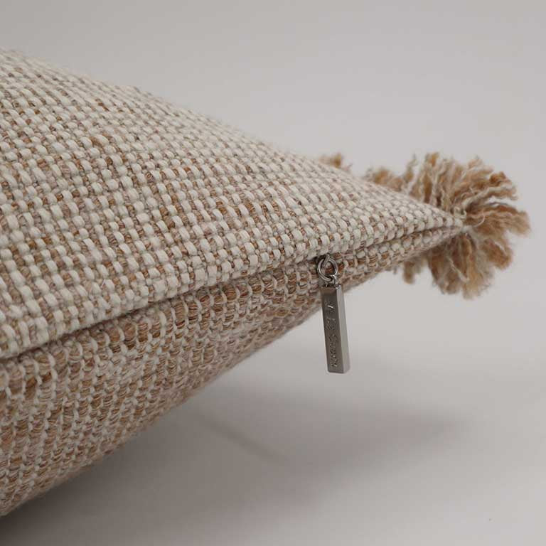de Le Cuona | Forage Cloth Cushion with Fringing – Wren
