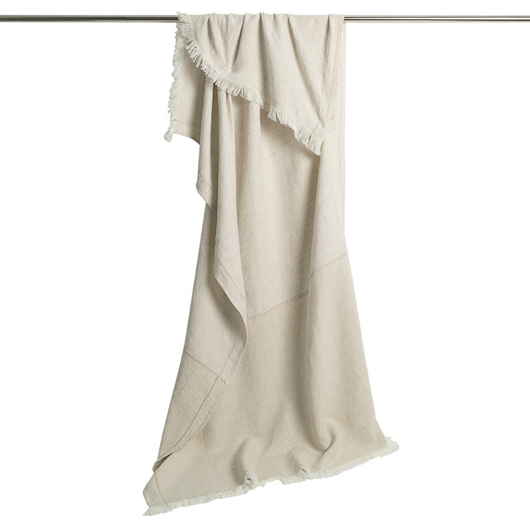 de Le Cuona | Haiku Panel Throw – Husk/Paper