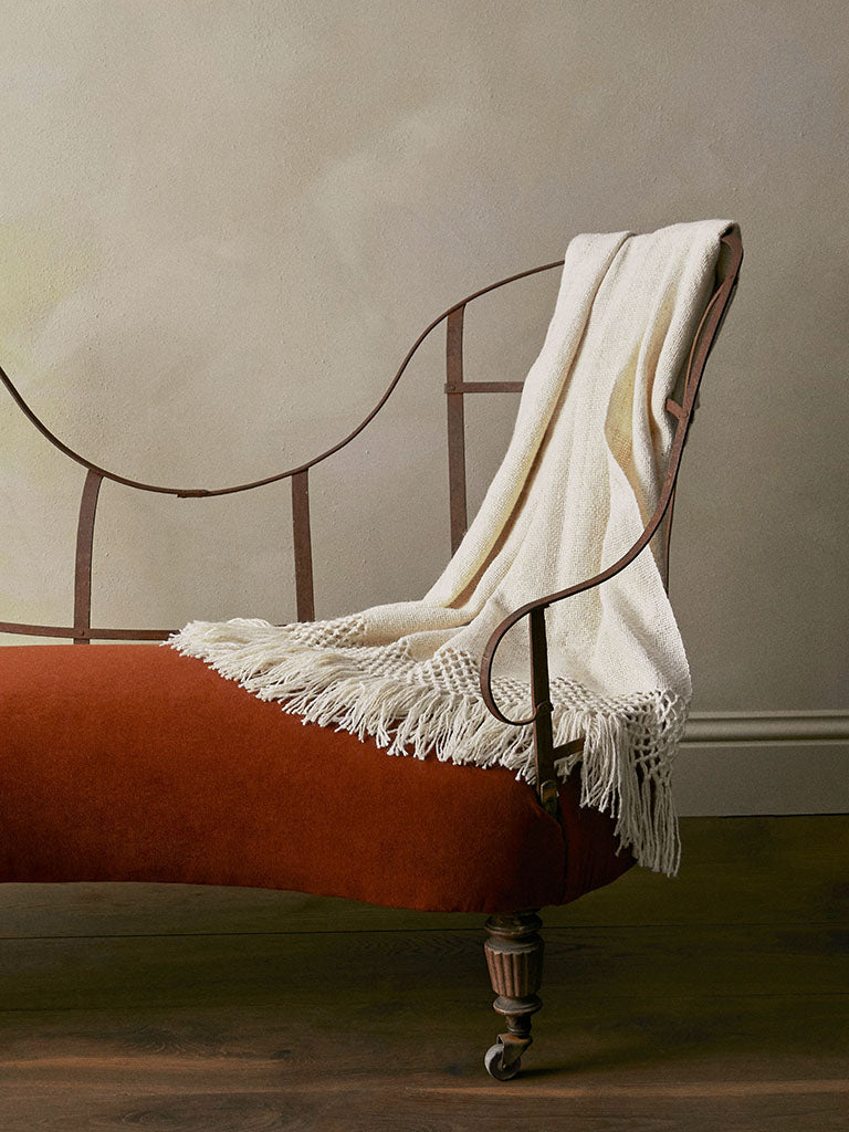 de Le Cuona | Handwoven Llama Throw – Natural Cream