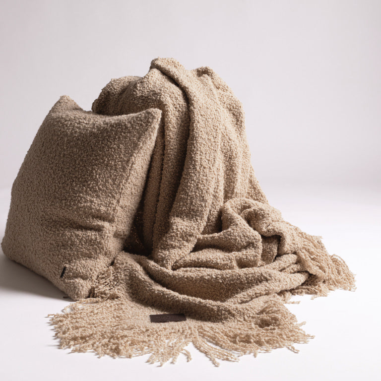 de Le Cuona | Handwoven Alpaca Cushion – Oatmeal