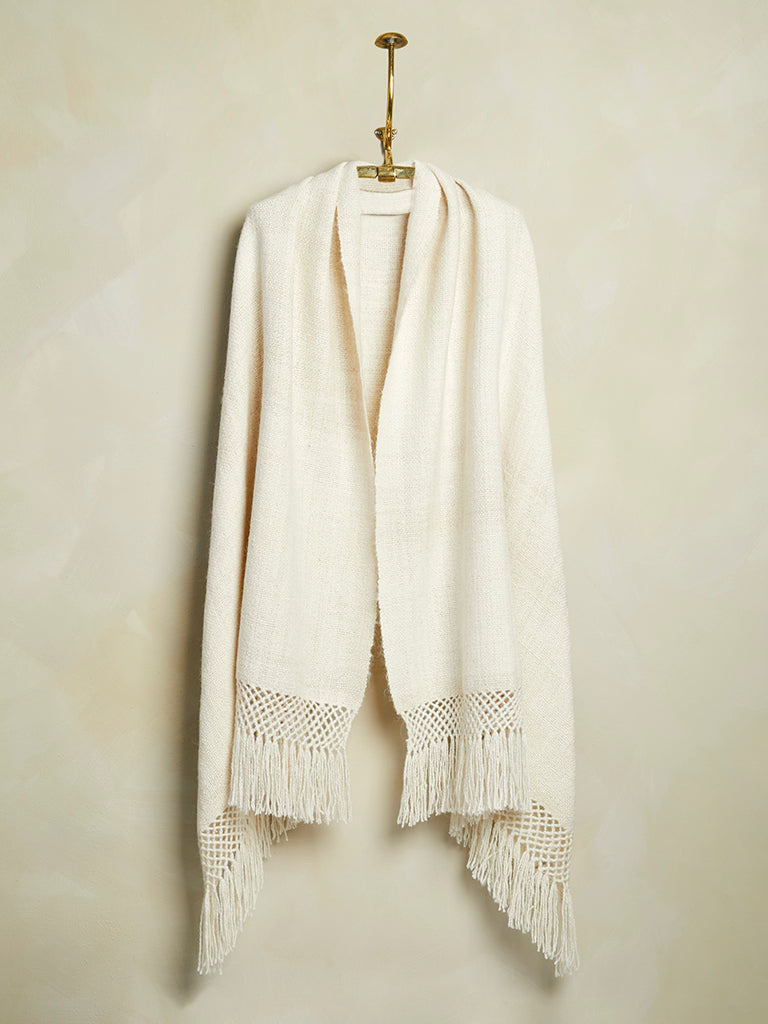 de Le Cuona | Handwoven Llama Throw – Natural Cream
