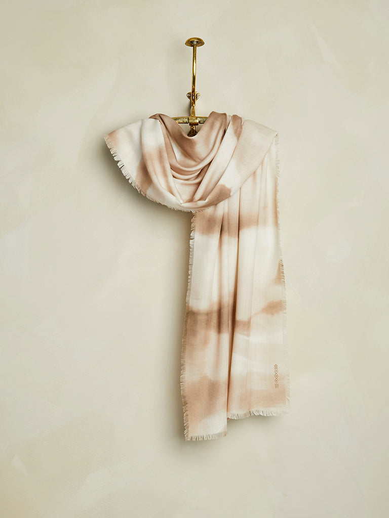 de Le Cuona | Ink Wash Cashmere Scarf – Cream
