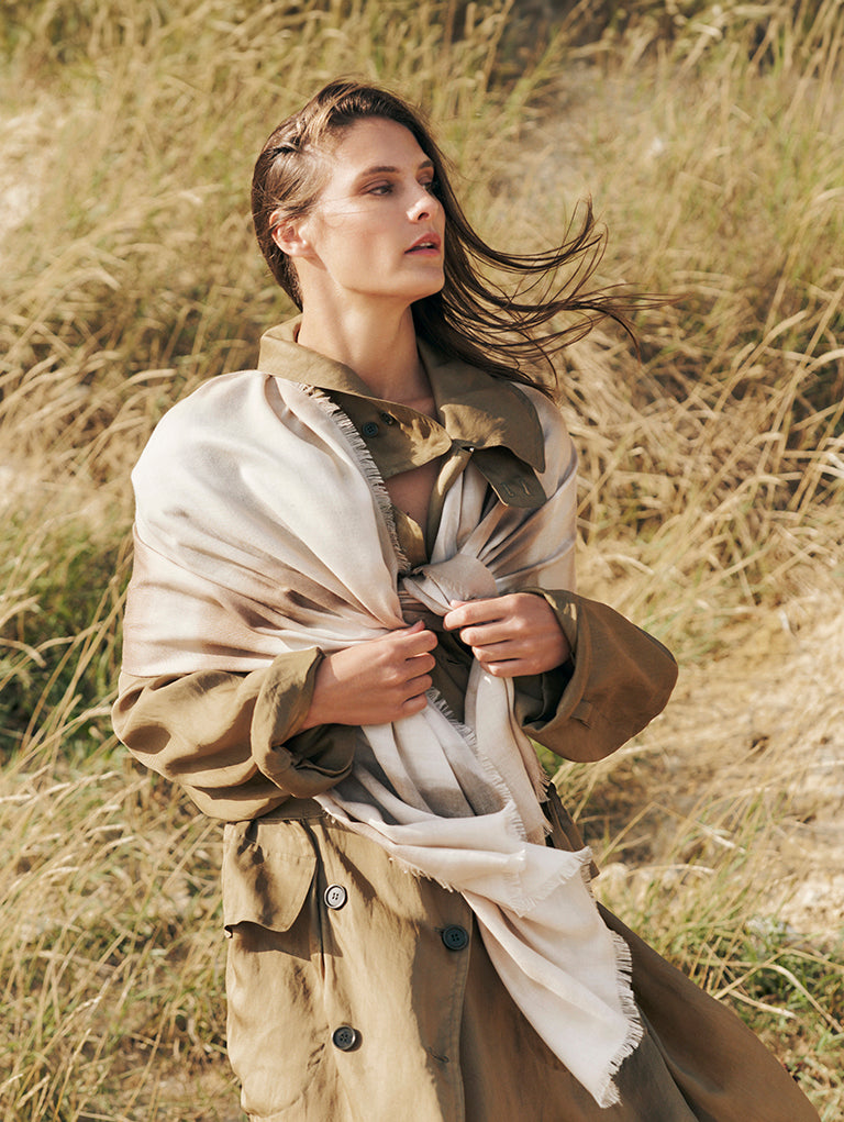 de Le Cuona | Ink Wash Cashmere Scarf – Cream