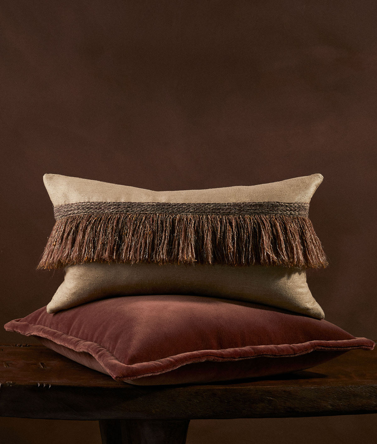 de Le Cuona | Jungle Silk Cushion with Textured Fringe – Sugarcane