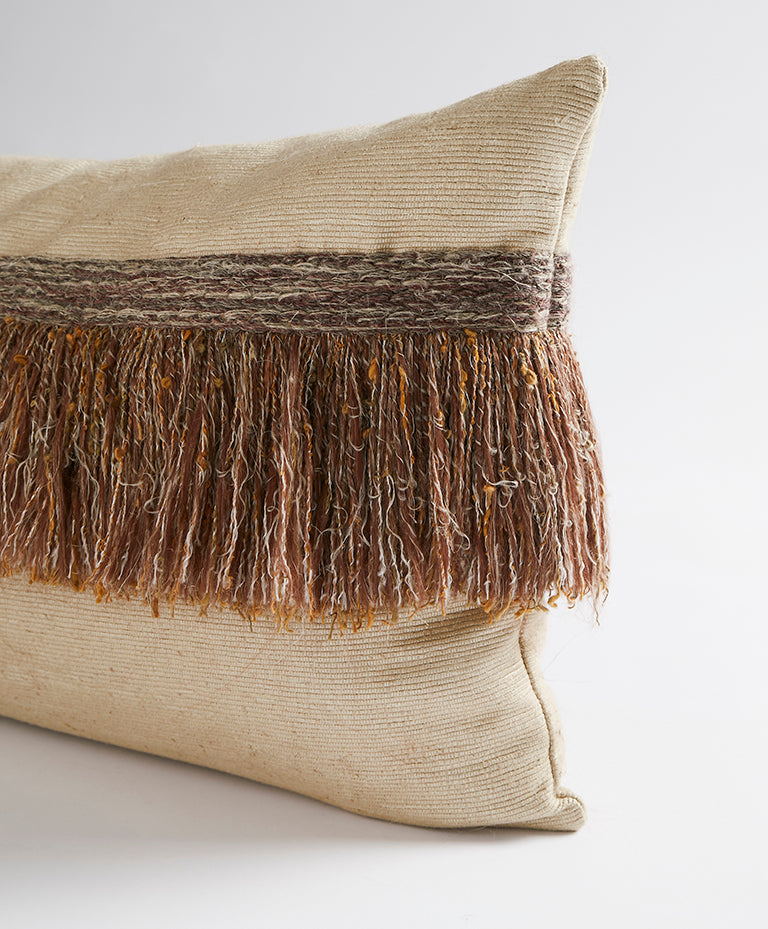 de Le Cuona | Jungle Silk Cushion with Textured Fringe – Sugarcane